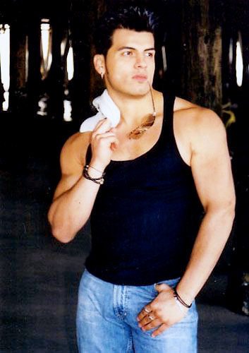 Фото - Карлуччи Вайант: 353x500 / 33 Кб