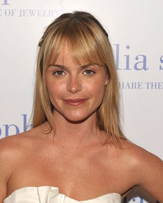 Фото - Тэрин Мэннинг: 321x400 / 21 Кб