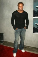 Фото - Raymond T. Williams: 133x200 / 7 Кб