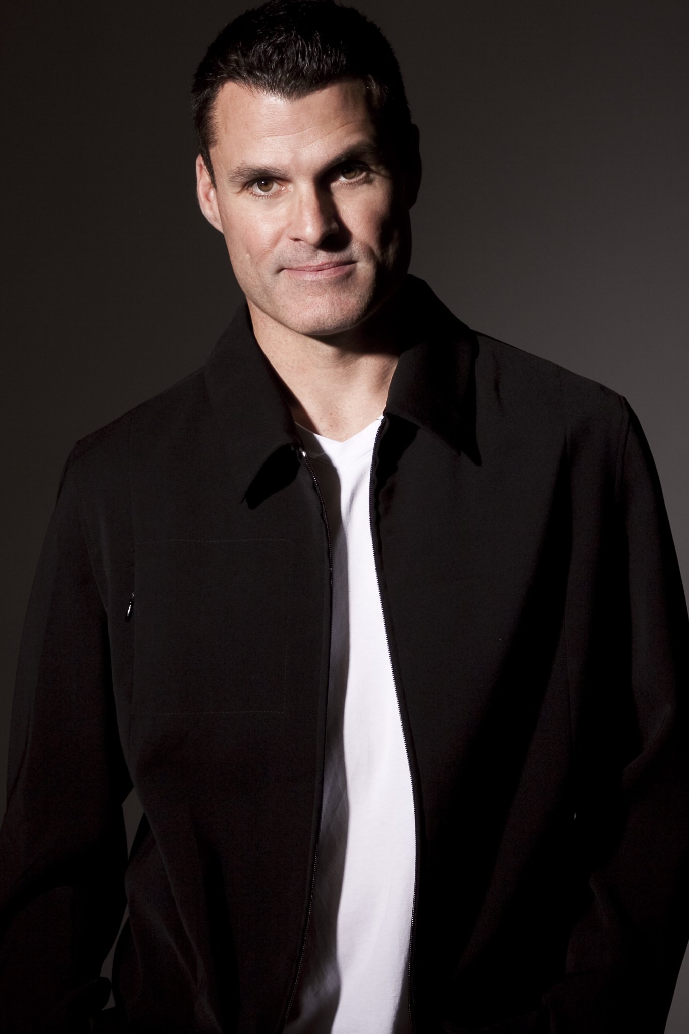 Фото - Джон МакДоналд: 1365x2048 / 208 Кб