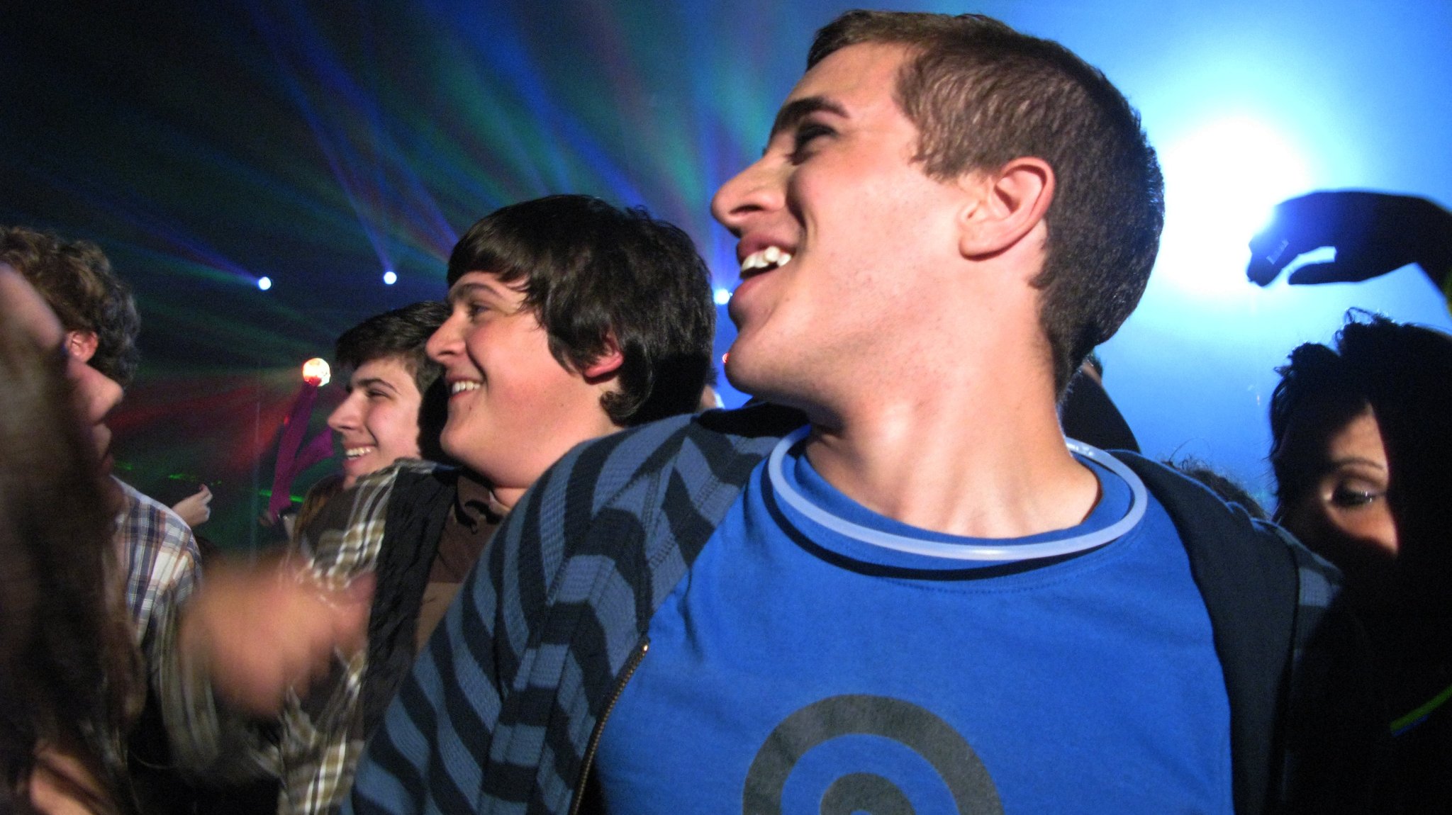 Фото - Алекс Хаус: 2048x1150 / 336 Кб