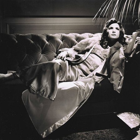 Фото - Christy Scott Cashman: 450x451 / 43 Кб