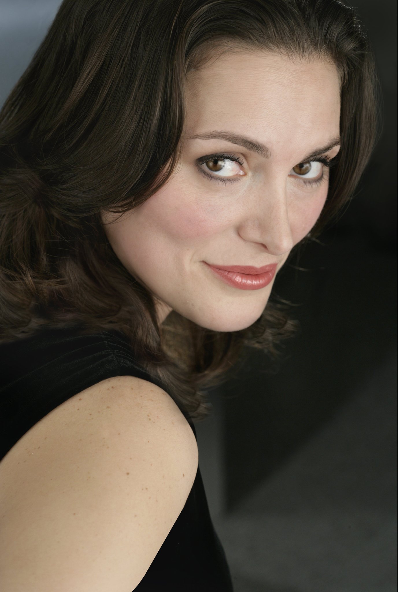 Фото - Rebekah Aramini: 1377x2048 / 260 Кб