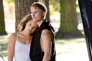 Фото - Алекса Давалос: 323x215 / 16 Кб