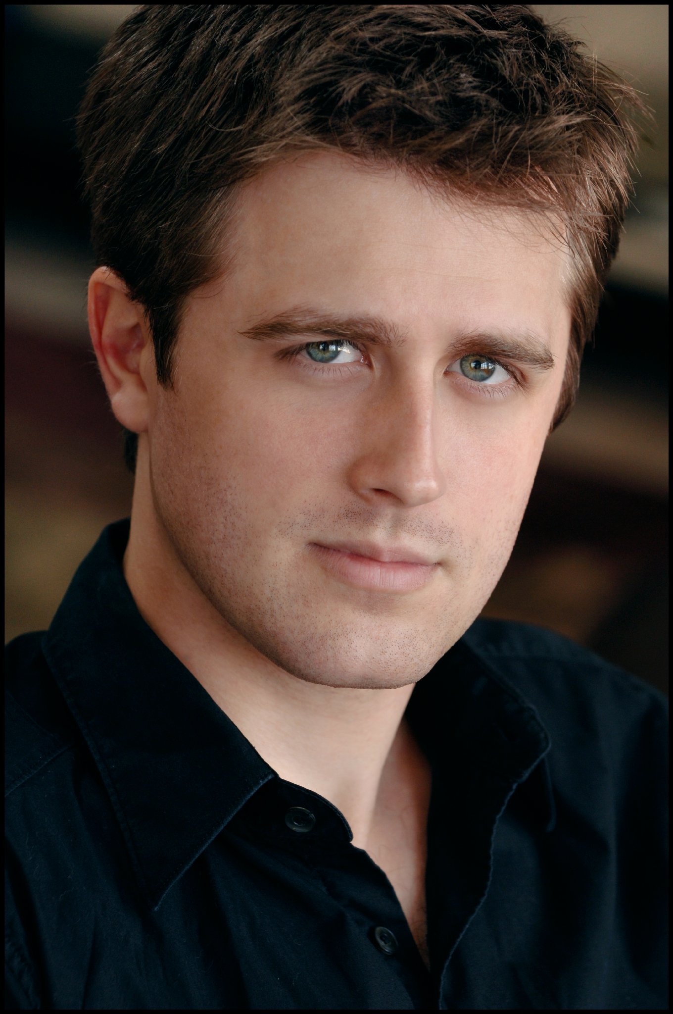 Фото - Nicholas J. Coleman: 1360x2048 / 318 Кб