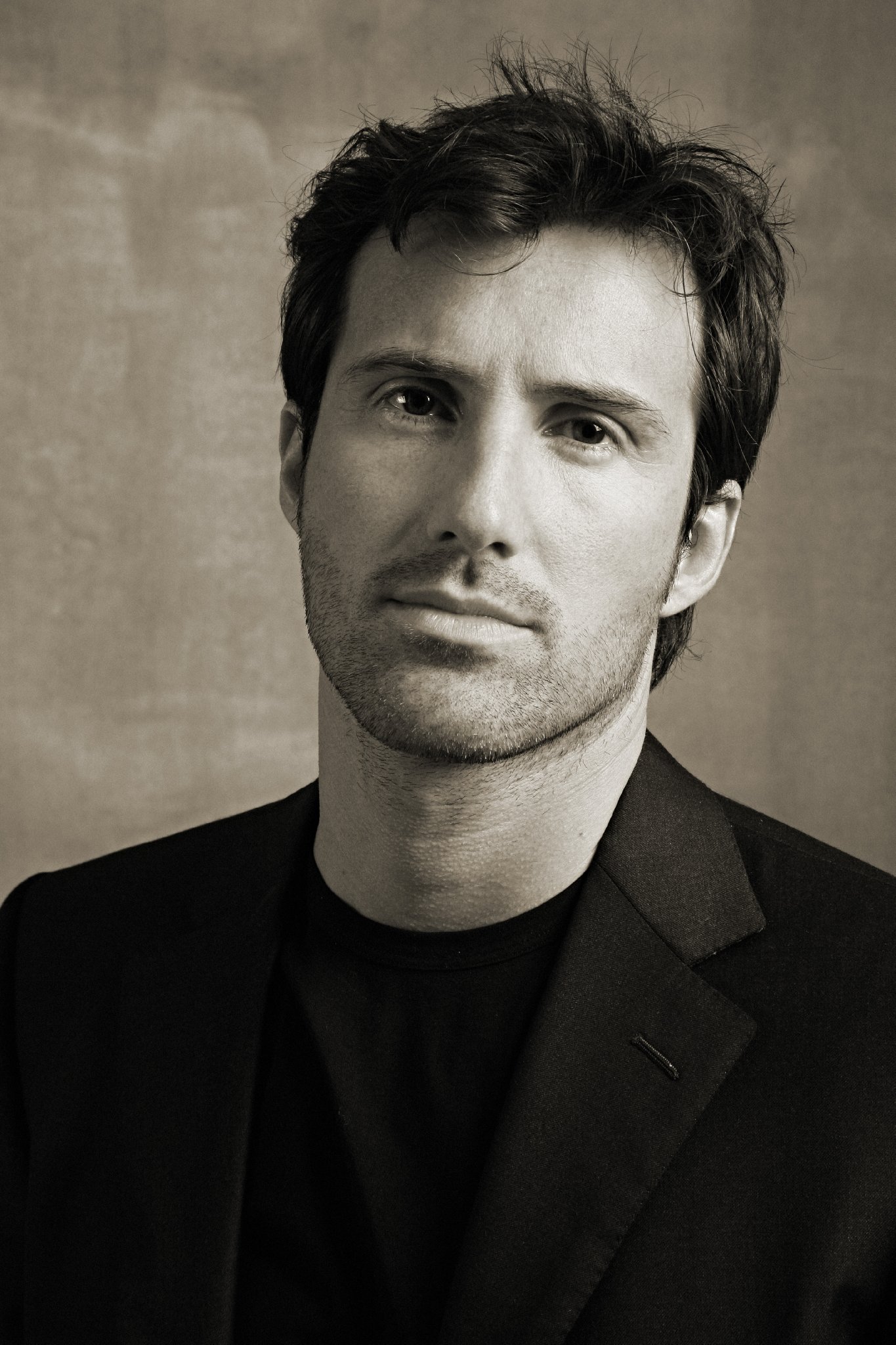 Фото - Эрик Александер: 1365x2048 / 431 Кб