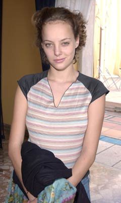 Фото - Бижу Филлипс: 240x400 / 20 Кб