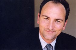 Фото - Дэвид Лоу: 250x164 / 7 Кб