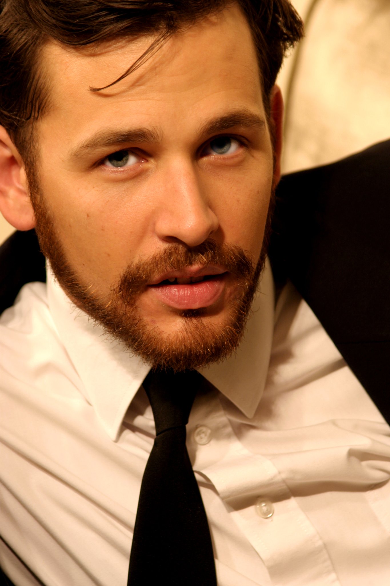 Фото - Theo Landey: 1365x2048 / 266 Кб