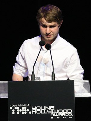 Фото - Брэйди Корбет: 301x400 / 20 Кб