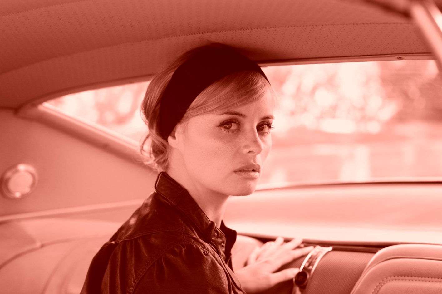 Фото - Ricki Noel Lander: 1416x942 / 120 Кб