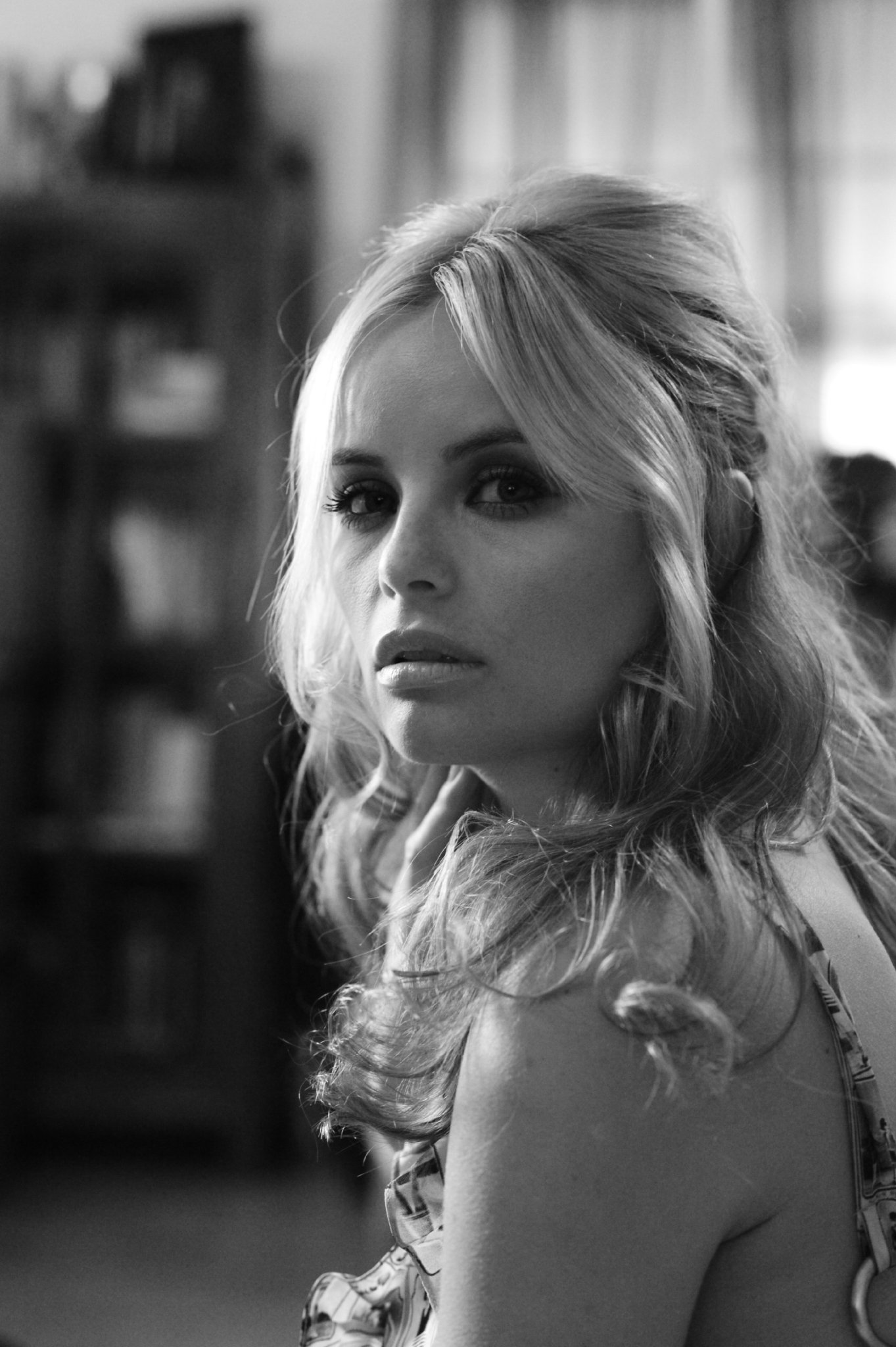 Фото - Ricki Noel Lander: 1363x2048 / 322 Кб