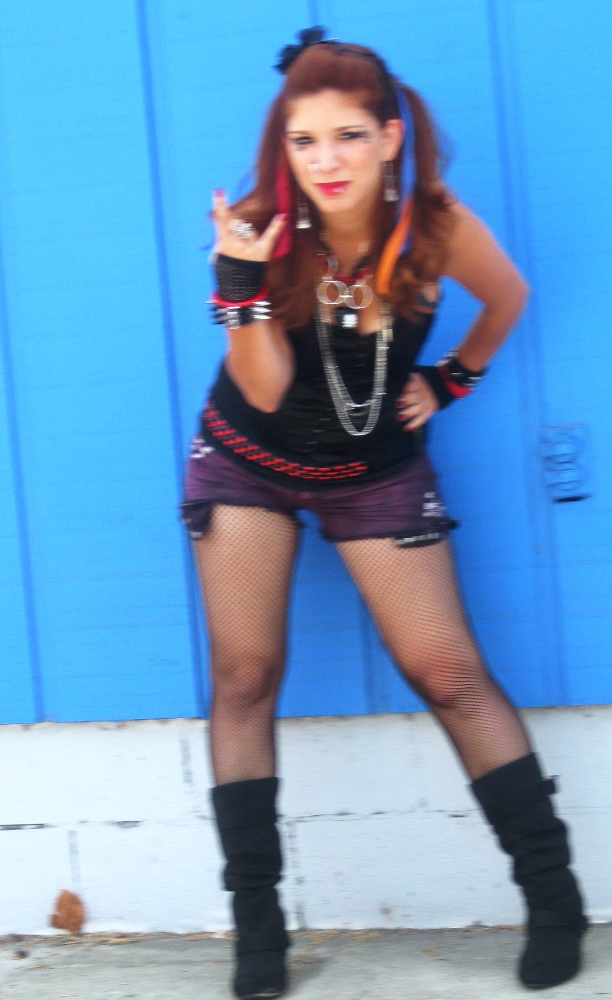 Фото - Twyla Banks: 1254x2048 / 298 Кб