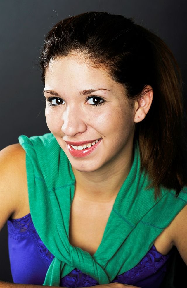 Фото - Twyla Banks: 640x984 / 89 Кб