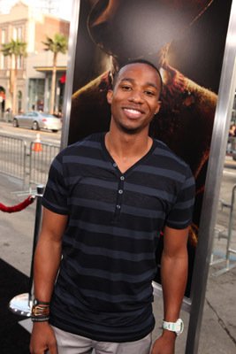 Фото - Арлен Эскарпета: 267x400 / 24 Кб