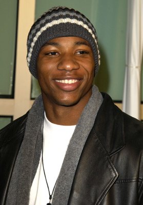 Фото - Арлен Эскарпета: 279x400 / 24 Кб