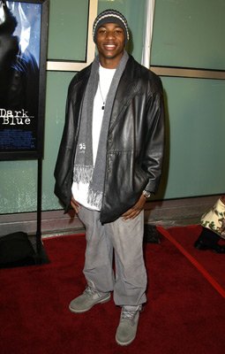 Фото - Арлен Эскарпета: 255x400 / 23 Кб