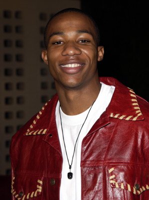 Фото - Арлен Эскарпета: 299x400 / 24 Кб