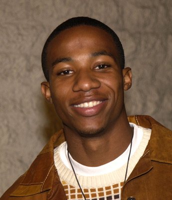 Фото - Арлен Эскарпета: 345x400 / 26 Кб