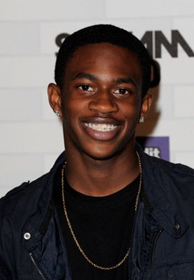 Фото - Малкольм Дэвид Келли: 278x400 / 18 Кб