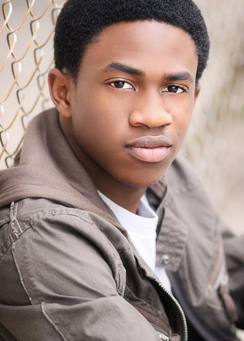 Фото - Малкольм Дэвид Келли: 500x700 / 62 Кб