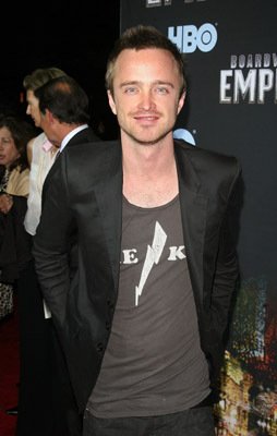 Фото - Аарон Пол: 254x400 / 19 Кб