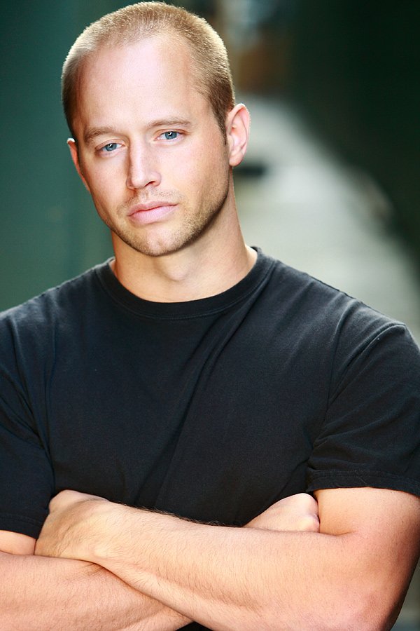 Фото - Крис Ашворд: 600x900 / 79 Кб