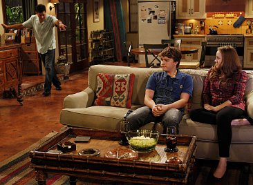 Фото - Энгус Т. Джонс: 366x268 / 34 Кб