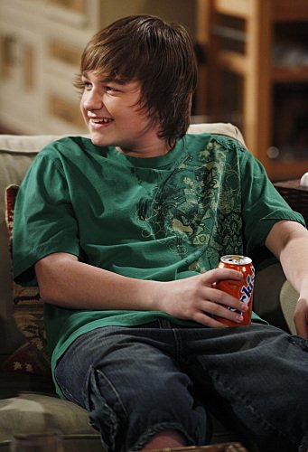 Фото - Энгус Т. Джонс: 341x500 / 37 Кб