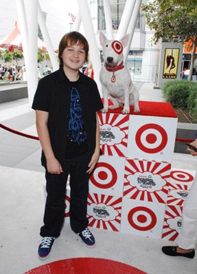 Фото - Энгус Т. Джонс: 287x400 / 35 Кб