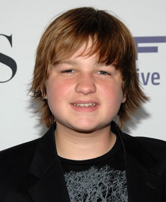 Фото - Энгус Т. Джонс: 330x400 / 24 Кб