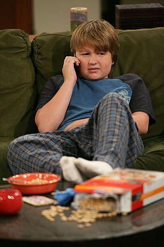 Фото - Энгус Т. Джонс: 333x500 / 36 Кб