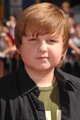 Фото - Энгус Т. Джонс: 266x400 / 24 Кб