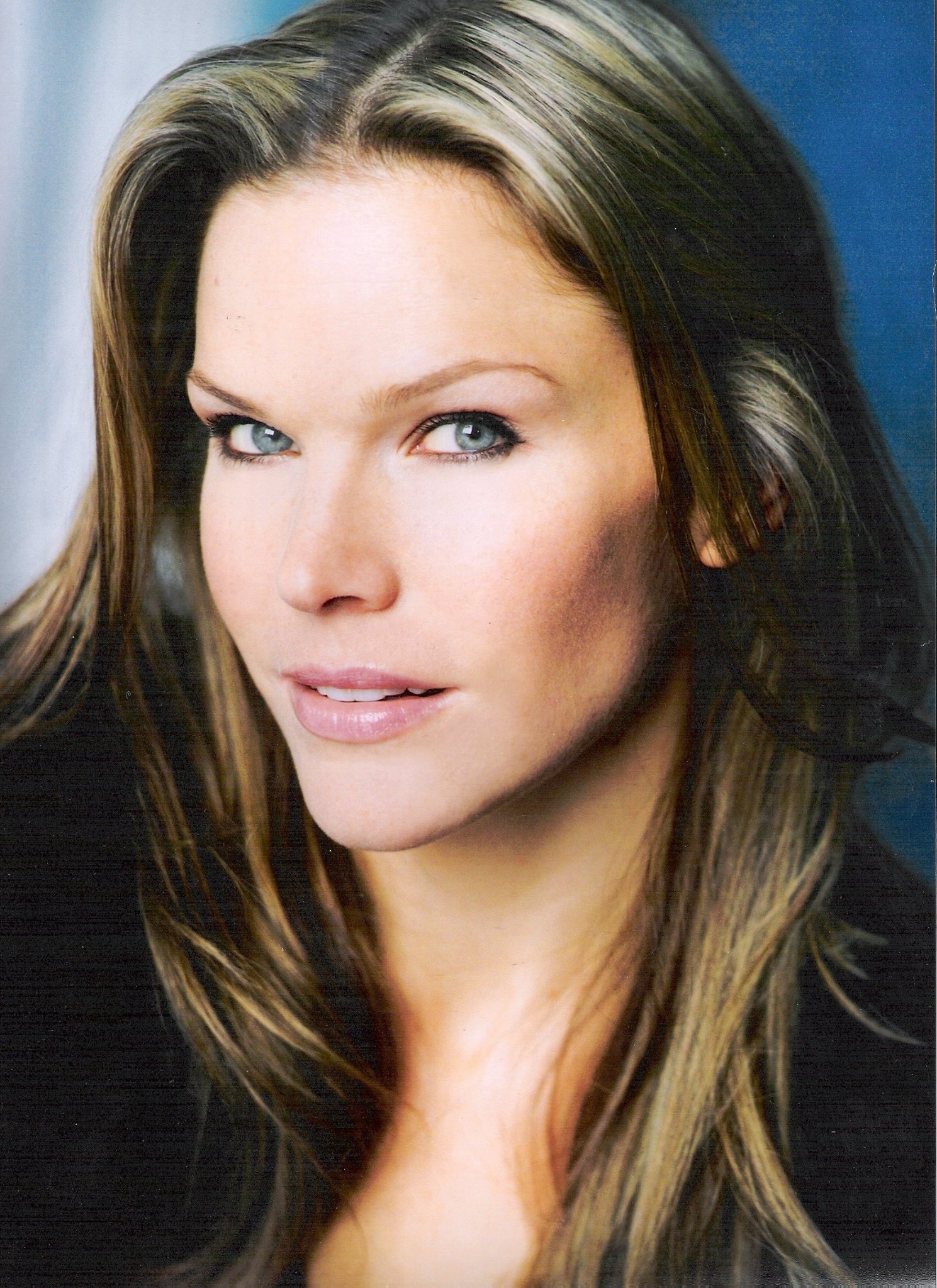 Фото - Карен Клише: 1489x2048 / 611 Кб