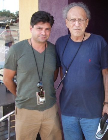 Фото - John Carlino: 360x466 / 30 Кб