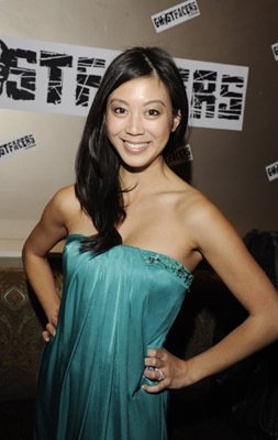 Фото - Бриттани Исибаси: 253x400 / 21 Кб