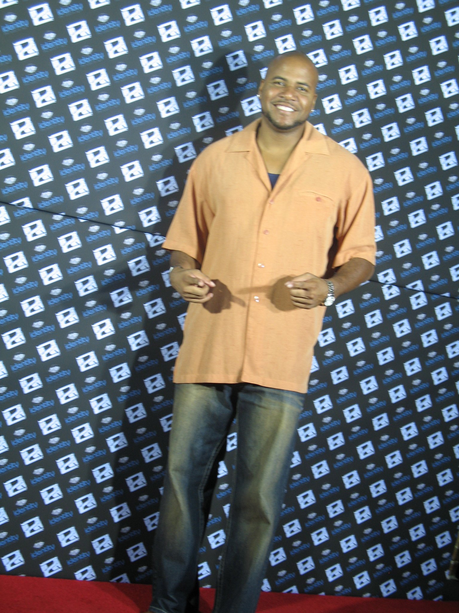 Фото - Винсент Уорд: 1536x2048 / 529 Кб