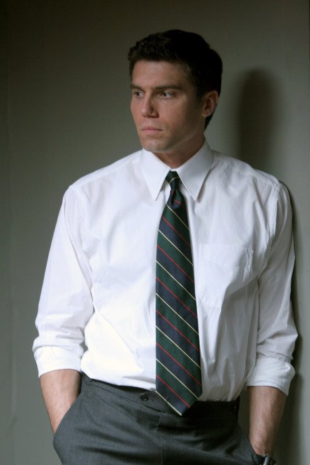 Фото - Энсон Маунт: 450x675 / 42 Кб