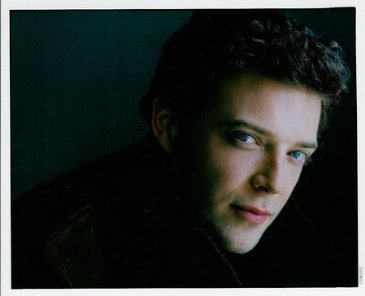 Фото - Mac Fyfe: 365x296 / 14 Кб