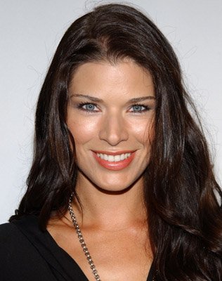 Фото - Adrienne Janic: 316x400 / 28 Кб