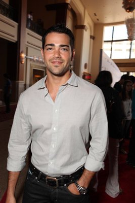 Фото - Джесси Меткалф: 267x400 / 22 Кб