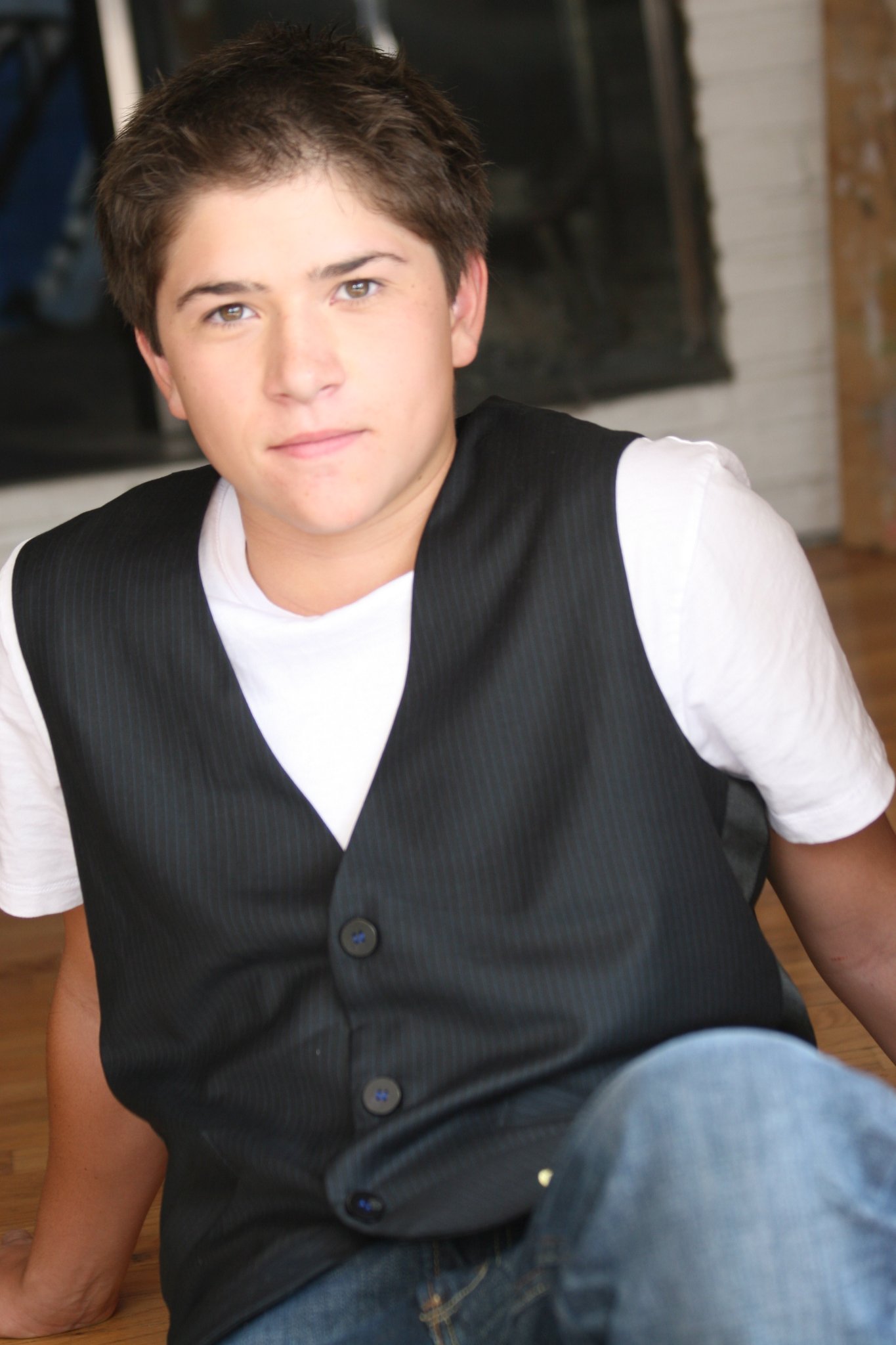 Фото - Виатт Смит: 1365x2048 / 220 Кб