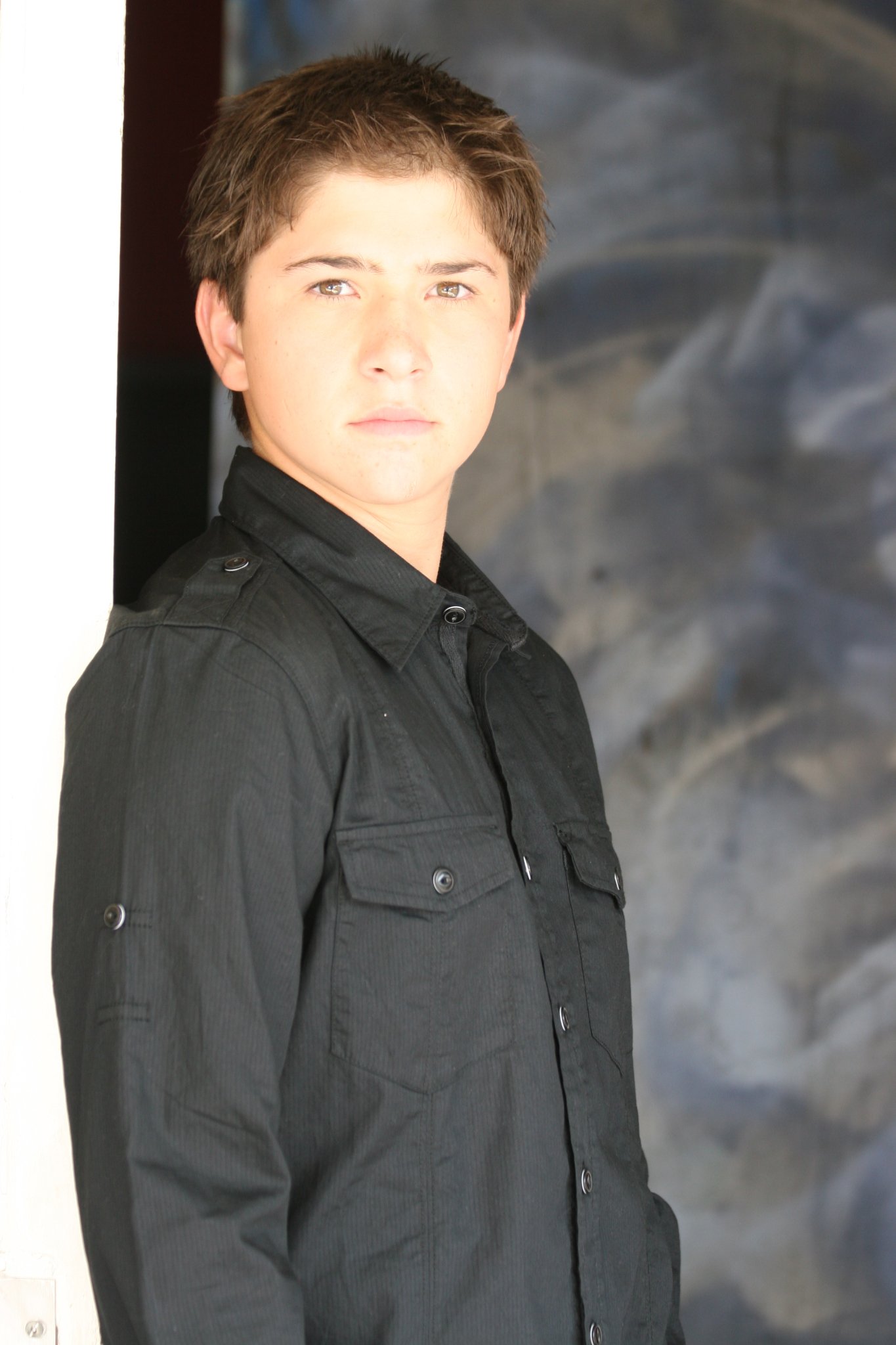 Фото - Виатт Смит: 1365x2048 / 226 Кб