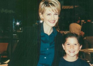 Фото - Виатт Смит: 322x230 / 15 Кб