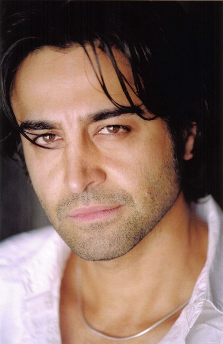 Фото - Nicholas Guilak: 450x692 / 47 Кб