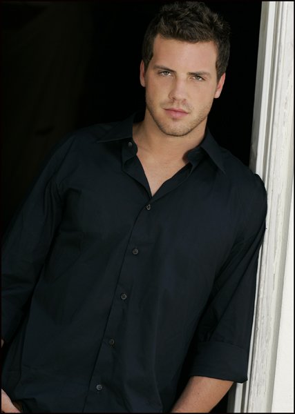 Фото - Тики Джонс: 427x600 / 28 Кб