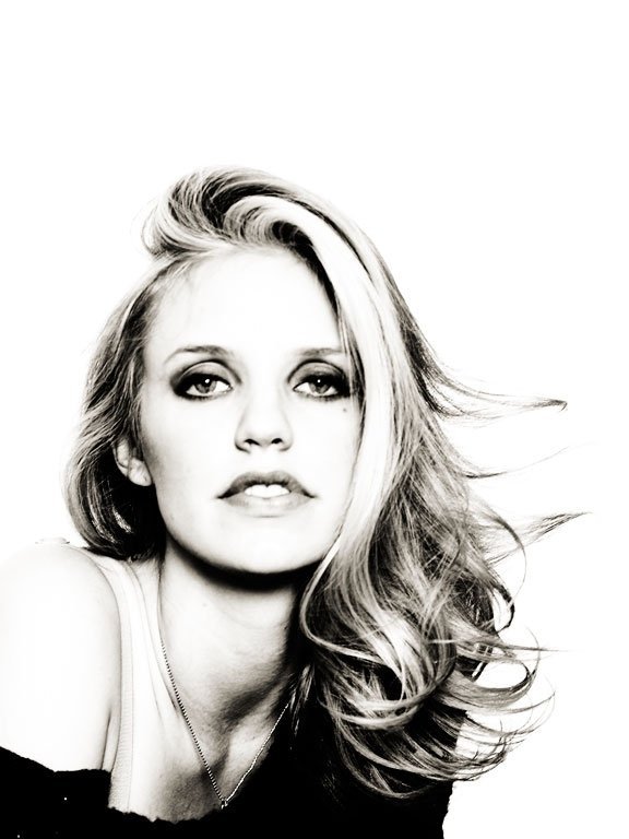 Фото - Келли Гарнер: 576x768 / 60 Кб