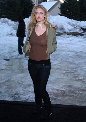 Фото - Келли Гарнер: 285x400 / 26 Кб