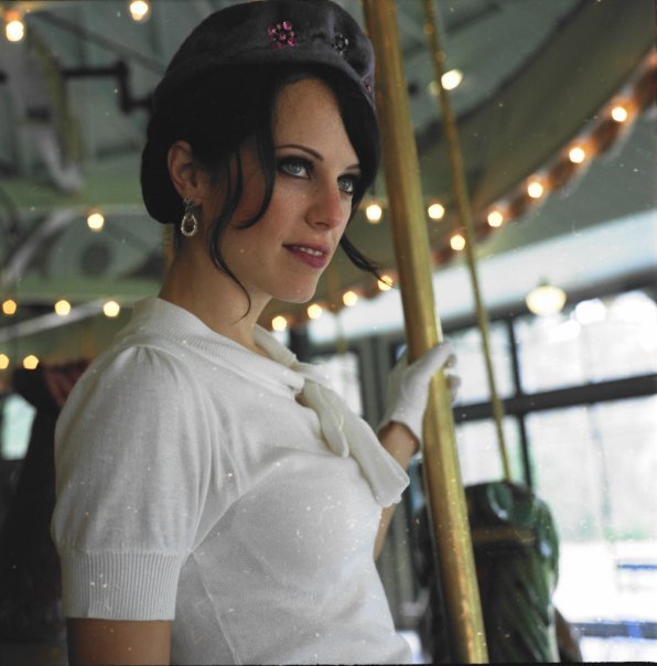 Фото - Mackenzie Firgens: 596x604 / 52 Кб