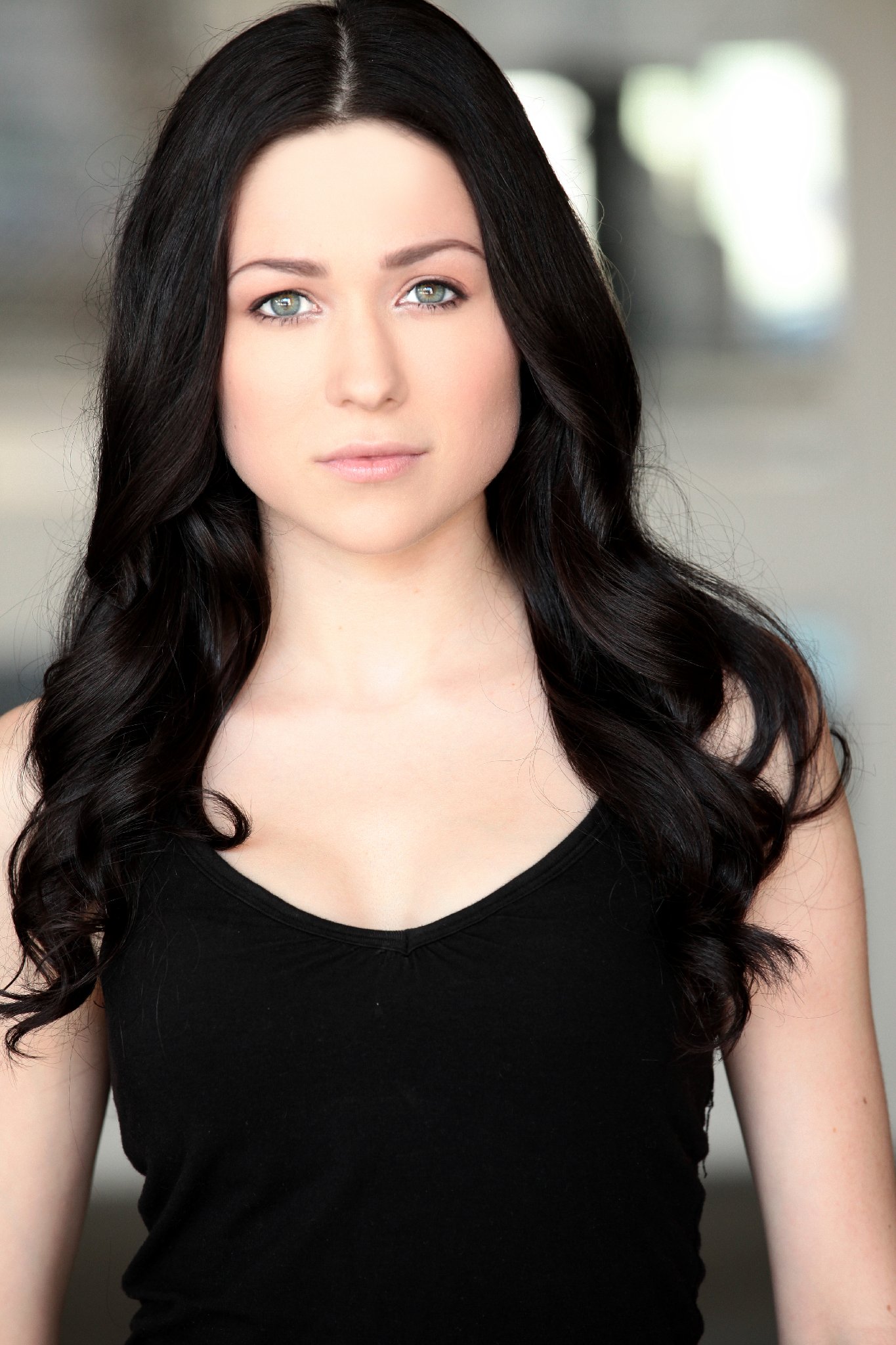 Фото - Brenna O'Brien: 1365x2048 / 360 Кб